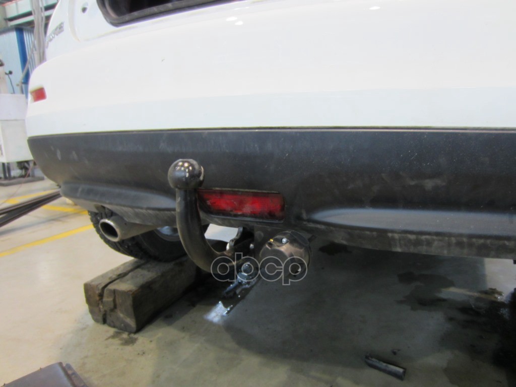 Фаркоп Nissan Juke 4WD 2013-2019 крепление шара на двух болтах