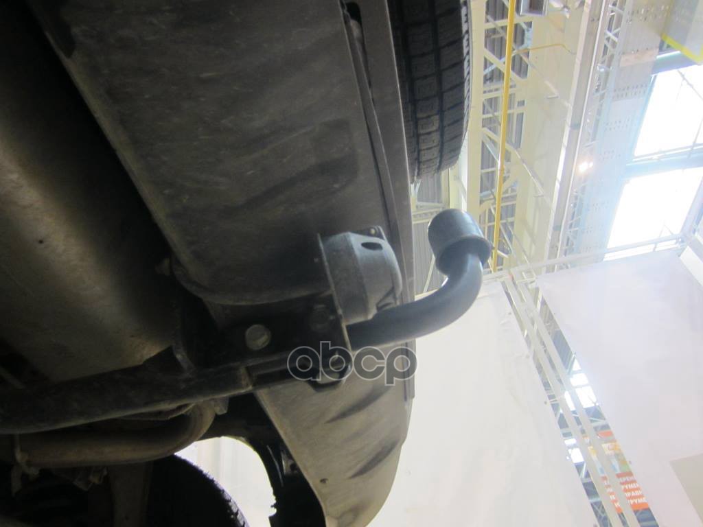 Фаркоп Chevrolet Niva 2123 4x4 (штатные места) 2002/12-2020, Lada Niva 2020-2021