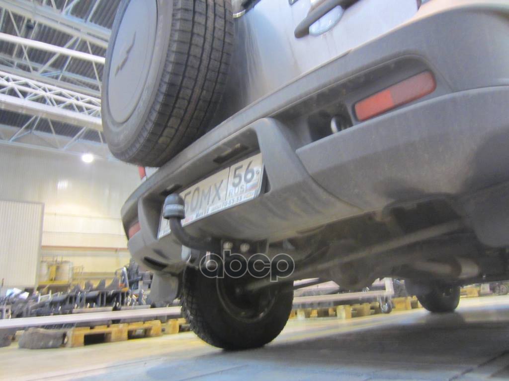 Фаркоп Chevrolet Niva 2123 4x4 (штатные места) 2002/12-2020, Lada Niva 2020-2021