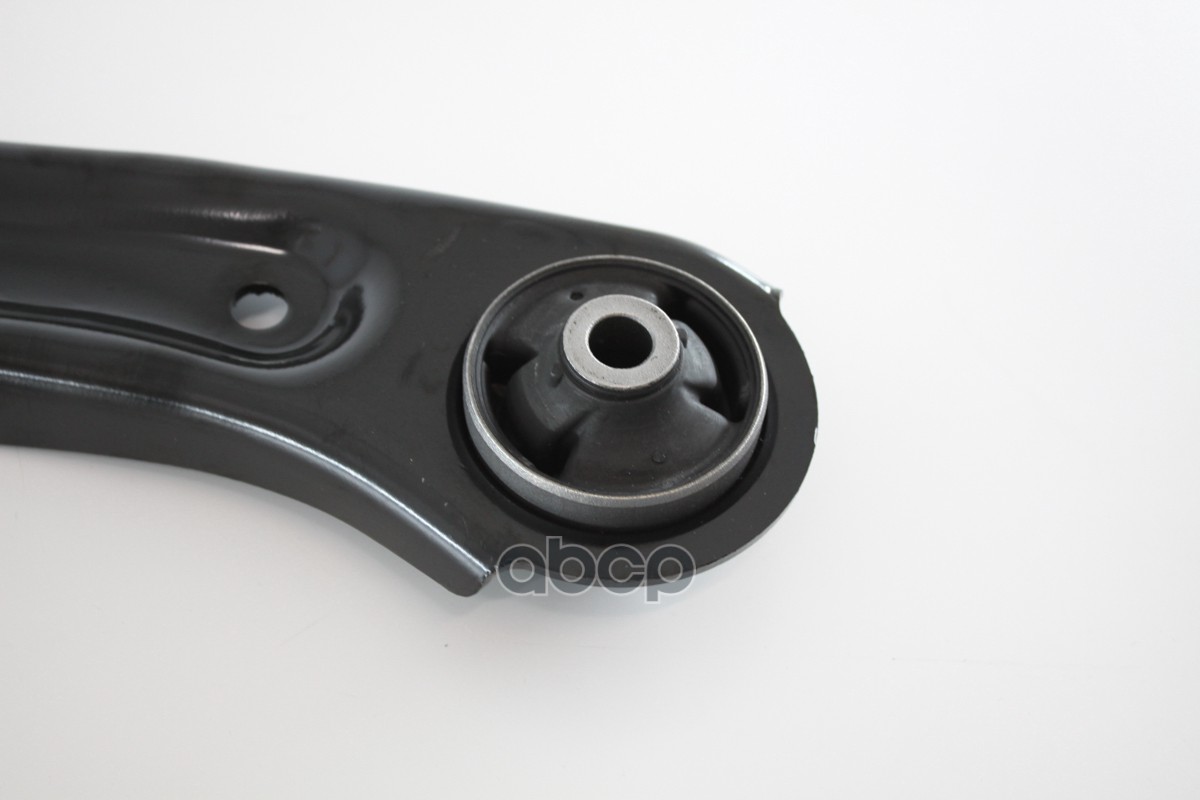 Рычаг передний левый