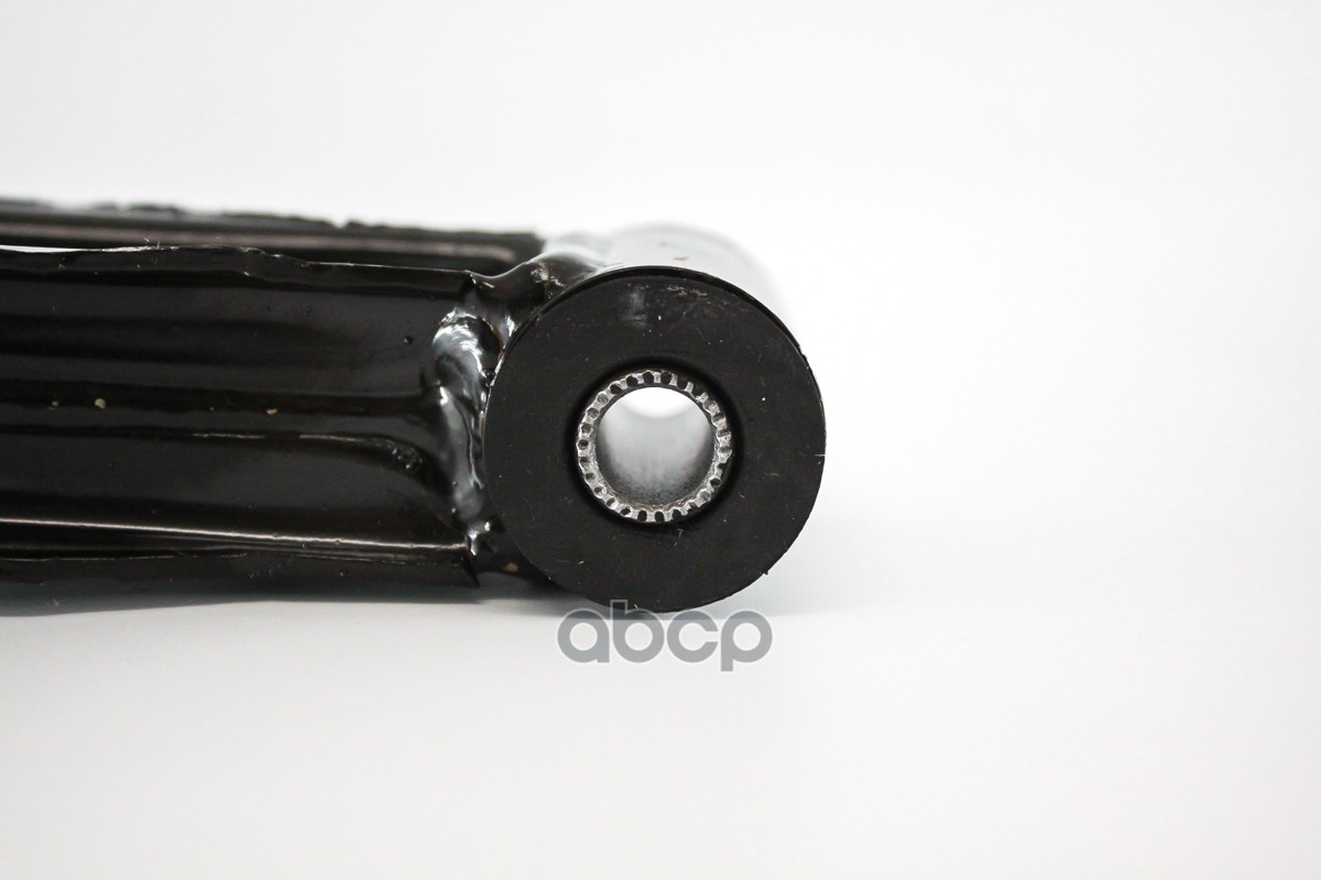 Рычаг передний в сборе