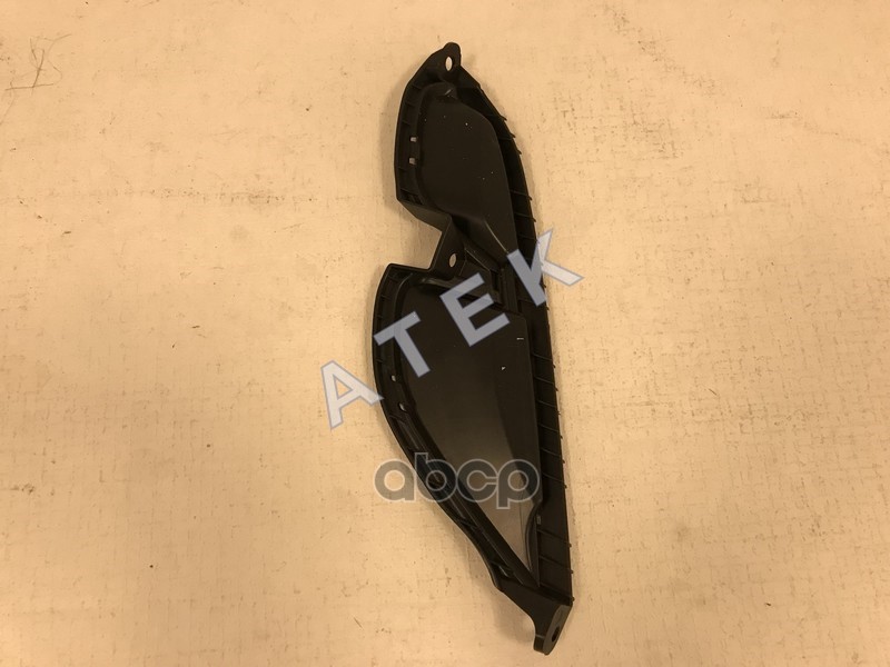 Заглушка бампера левая