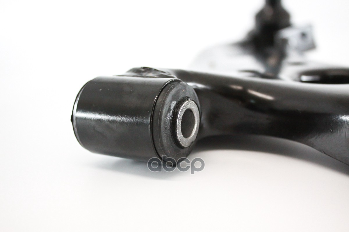 Рычаг передний нижний правый