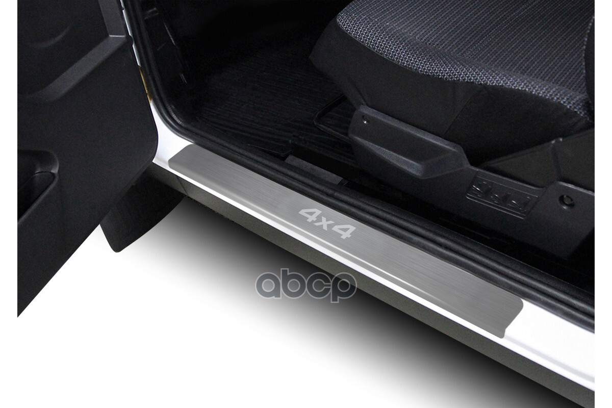 Накладки порогов (2 шт.) Lada 4x4 3-х дверн. 1995-2021 (гравировка 4x4)