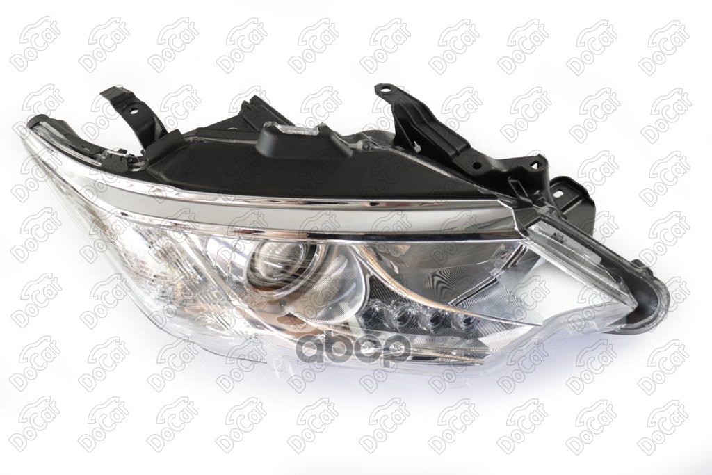 Фара передняя Прав  Toyota Camry 2015 2017