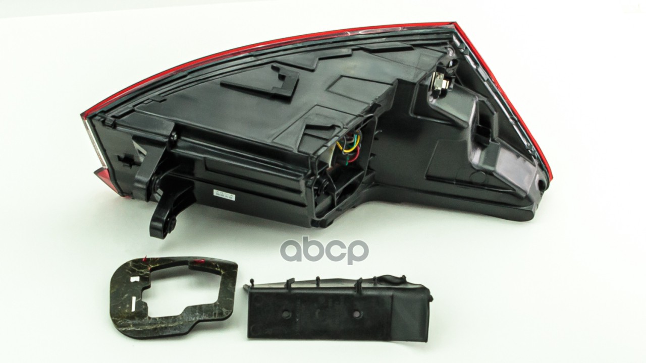 Фонарь наружный правый задний