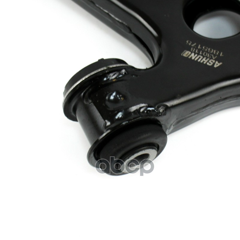 Рычаг передний левый