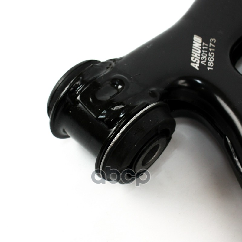 Рычаг передний правый