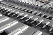 Kraft KT700869 Набор инструментов 1/2&quot;Dr и 1/4&quot;Dr 107 предметов с 12 гранными головками