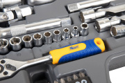 Kraft KT700304 Набор инструмента 1/2"DR и 1/4"DR 77 предметов, PRO
