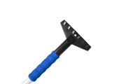 Kraft KT830059 Щетка зимняя со скребком и с водосгоном, телескопическая ручка (76-110 см)