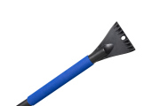 Kraft KT830068 Щетка зимняя со скребком (64 см) синяя щетина
